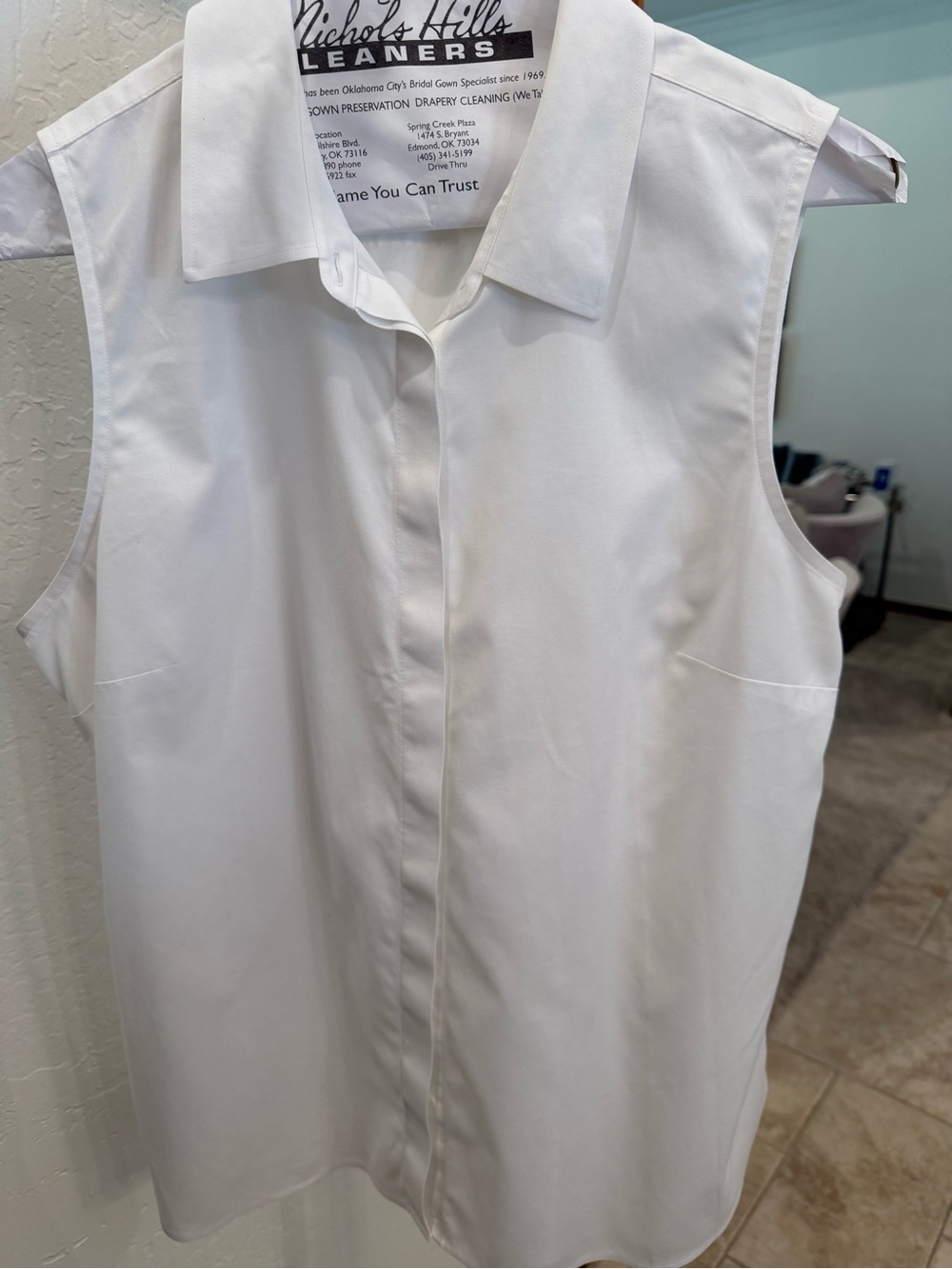 Talbots White Sleeveless Button-Down Collared Blouse